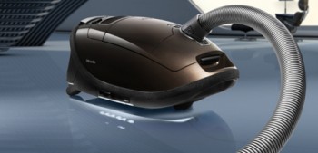 Пылесос Miele S8 донесет чистоту даже в самые темные места дома