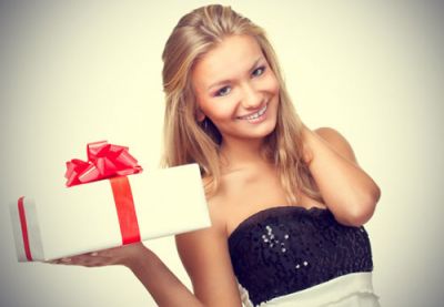 Что подарить подруге на новый год